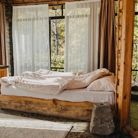 Chalet Bedouin Forest Valevtsi